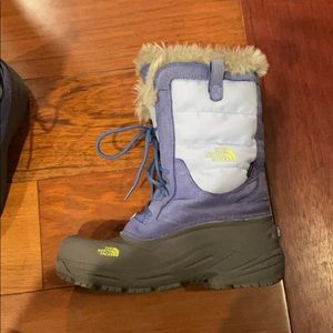 North Face size 6 snow boot